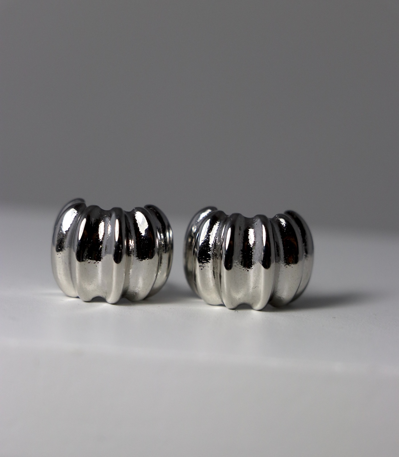 Ohrclips silber liegend